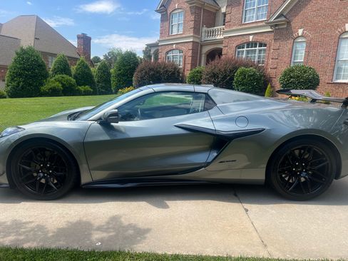 Used 2023 Chevrolet Corvette Z06 RWD image 6