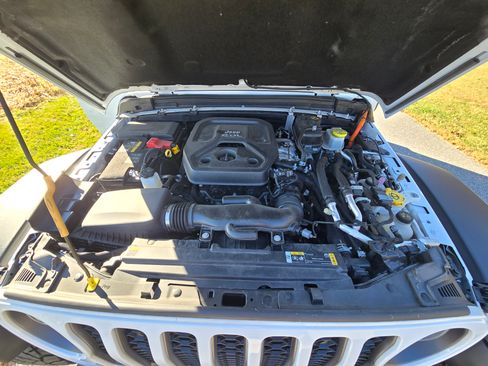 Used 2022 Jeep Wrangler Unlimited Rubicon 4xe image 14