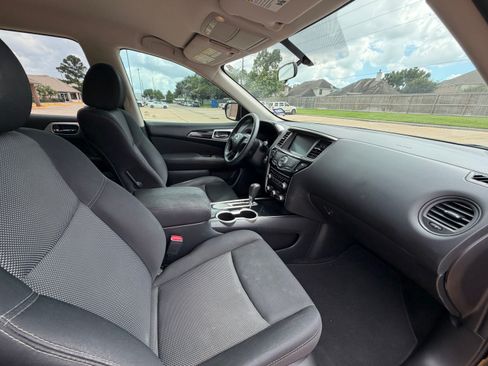 Used 2017 Nissan Pathfinder S FWD image 23