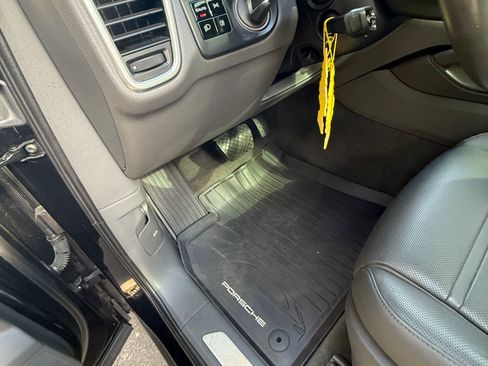 Used 2021 Porsche Cayenne Sport Utility 4D image 24