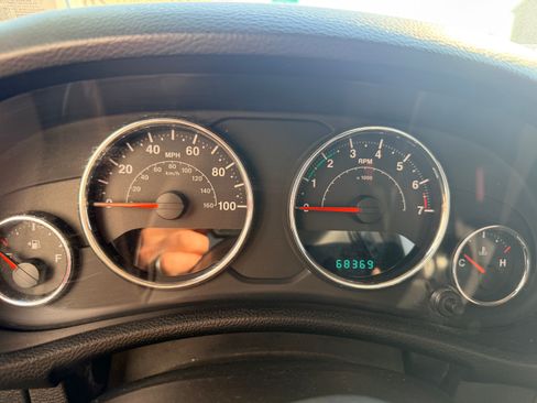 Used 2013 Jeep Wrangler Sport AWD/4WD image 15