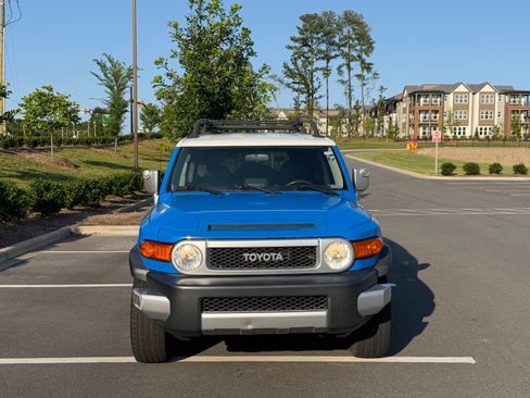 Used 2007 Toyota FJ Cruiser 2WD image 9