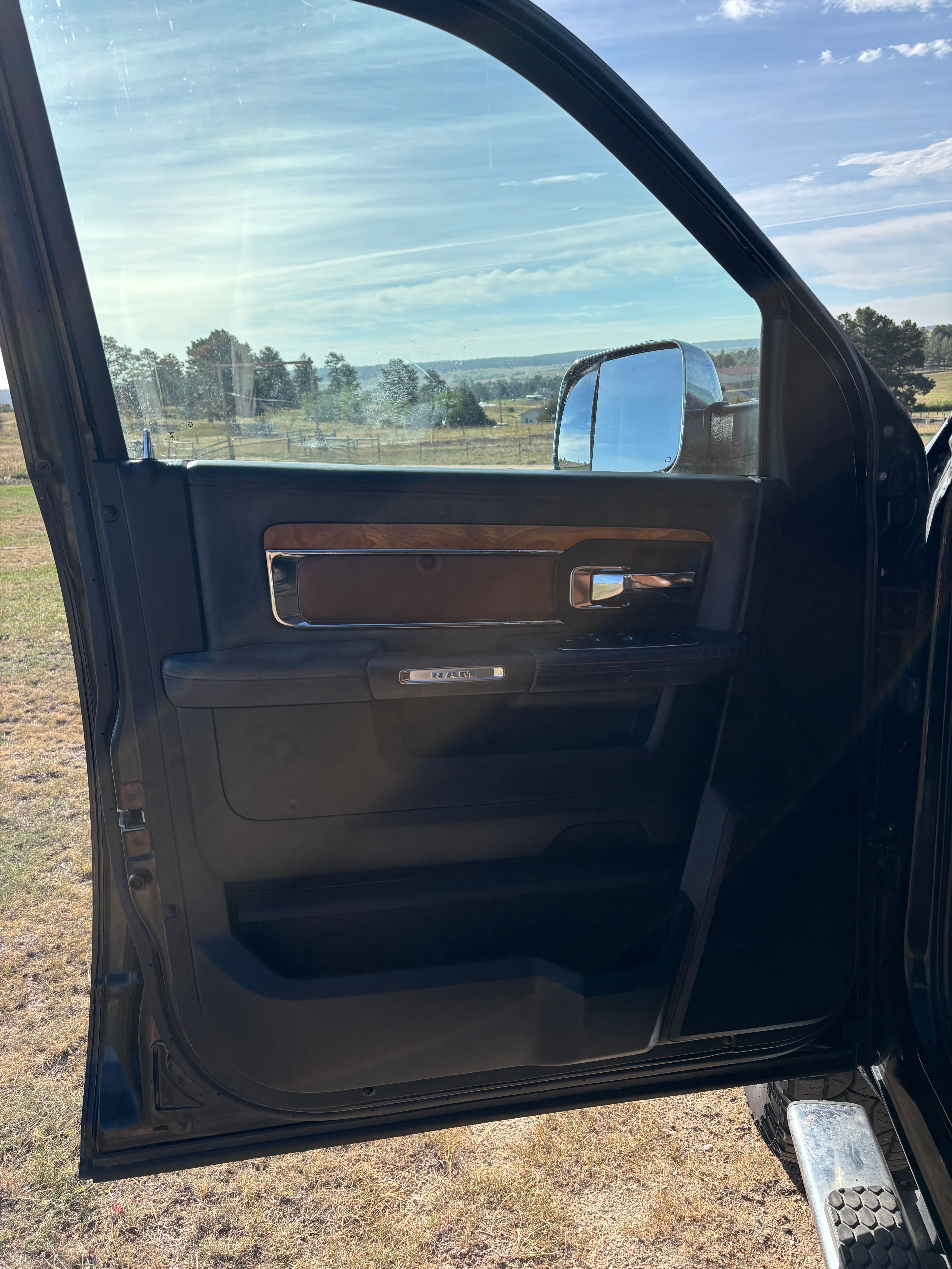 Used 2014 RAM 1500 Laramie Longhorn w/ Convenience Group AWD/4WD image 12