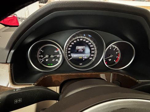 Used 2014 Mercedes-Benz E 350 Sedan image 10