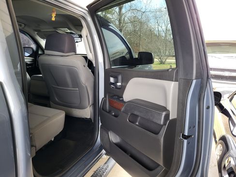 Used 2015 GMC Sierra 1500 SLE w/ SLE Value Package image 8