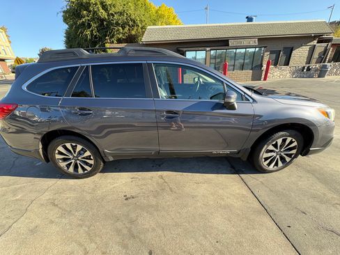 Used 2016 Subaru Outback 2.5i Limited AWD/4WD image 2