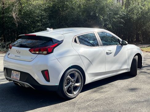 Used 2019 Hyundai Veloster 2.0 image 4