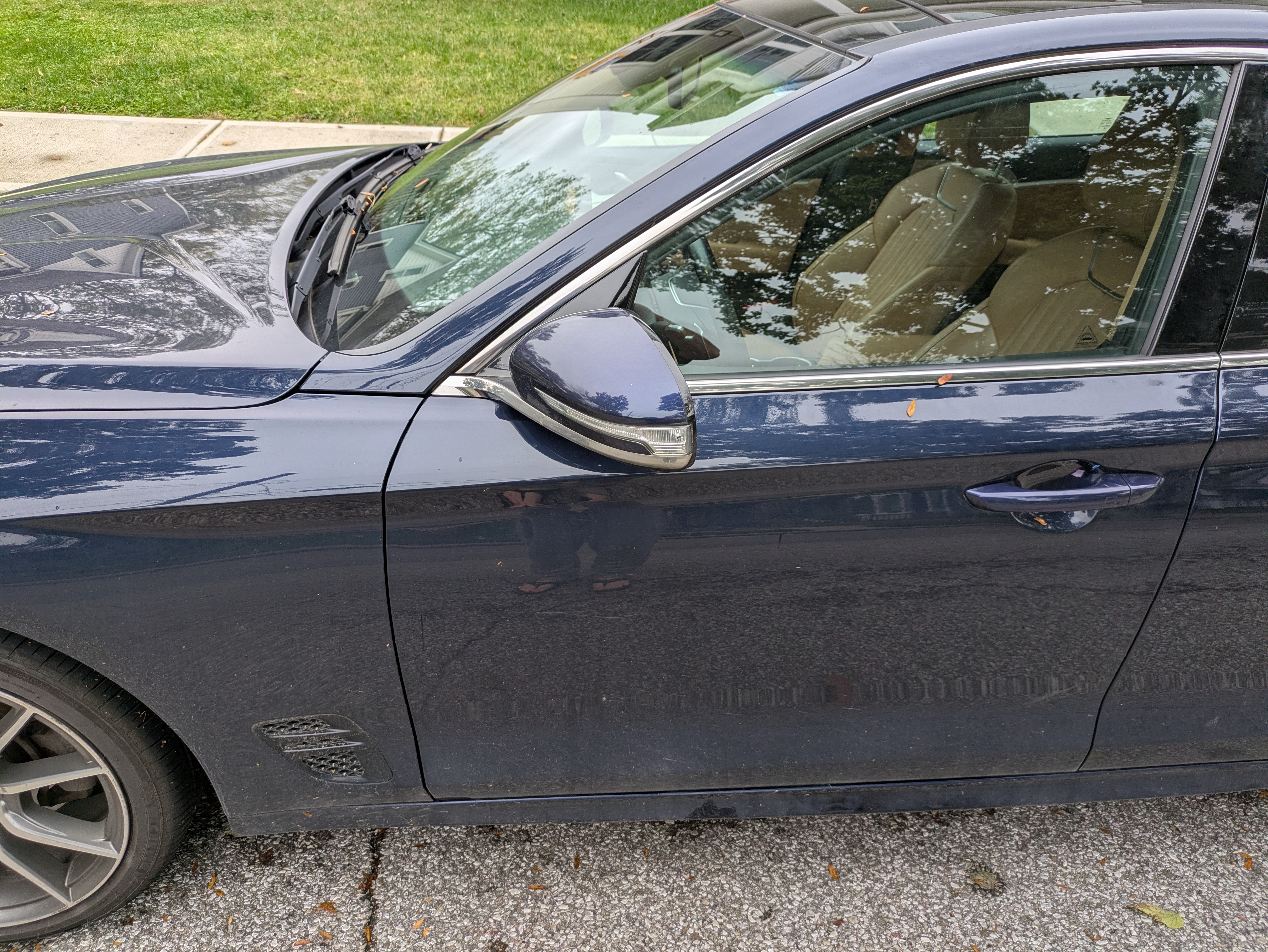 Used 2022 Genesis G70 2.0T w/ Prestige Package AWD/4WD image 4