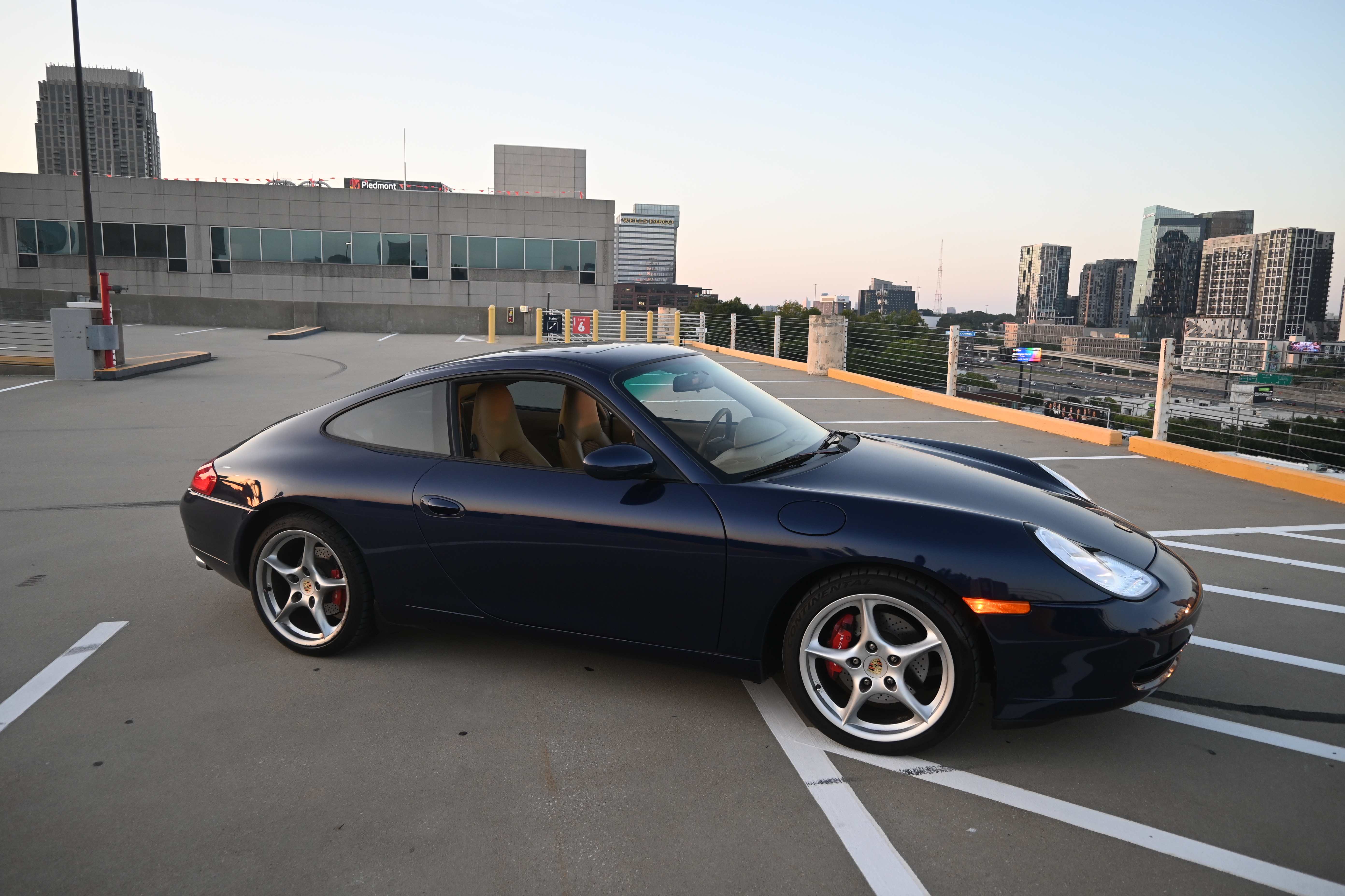 Used 2001 Porsche 911 Carrera RWD image 13