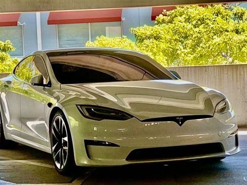 Used 2021 Tesla Model S Plaid image 1