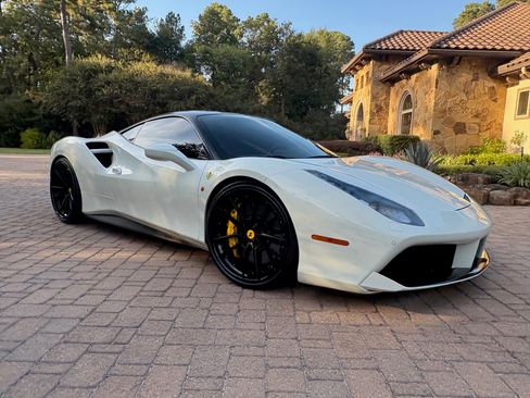 Used 2019 Ferrari 488 GTB image 13