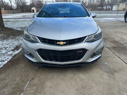 Used 2017 Chevrolet Cruze Premier image 10