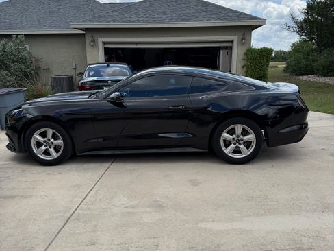 Used 2017 Ford Mustang Coupe RWD image 8