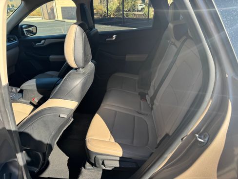 Used 2020 Ford Escape SEL image 9