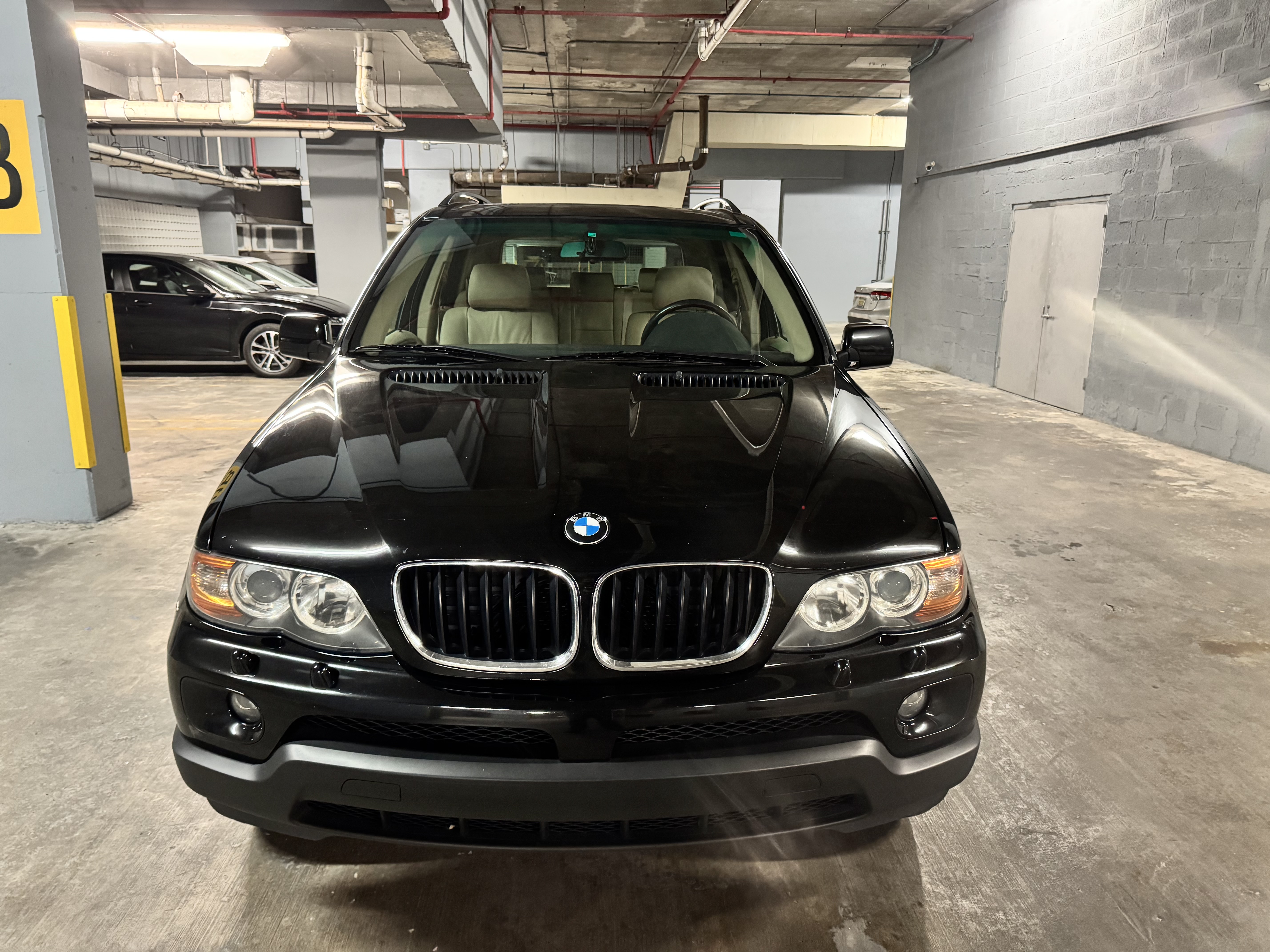 Used 2005 BMW X5 3.0i AWD/4WD image 1