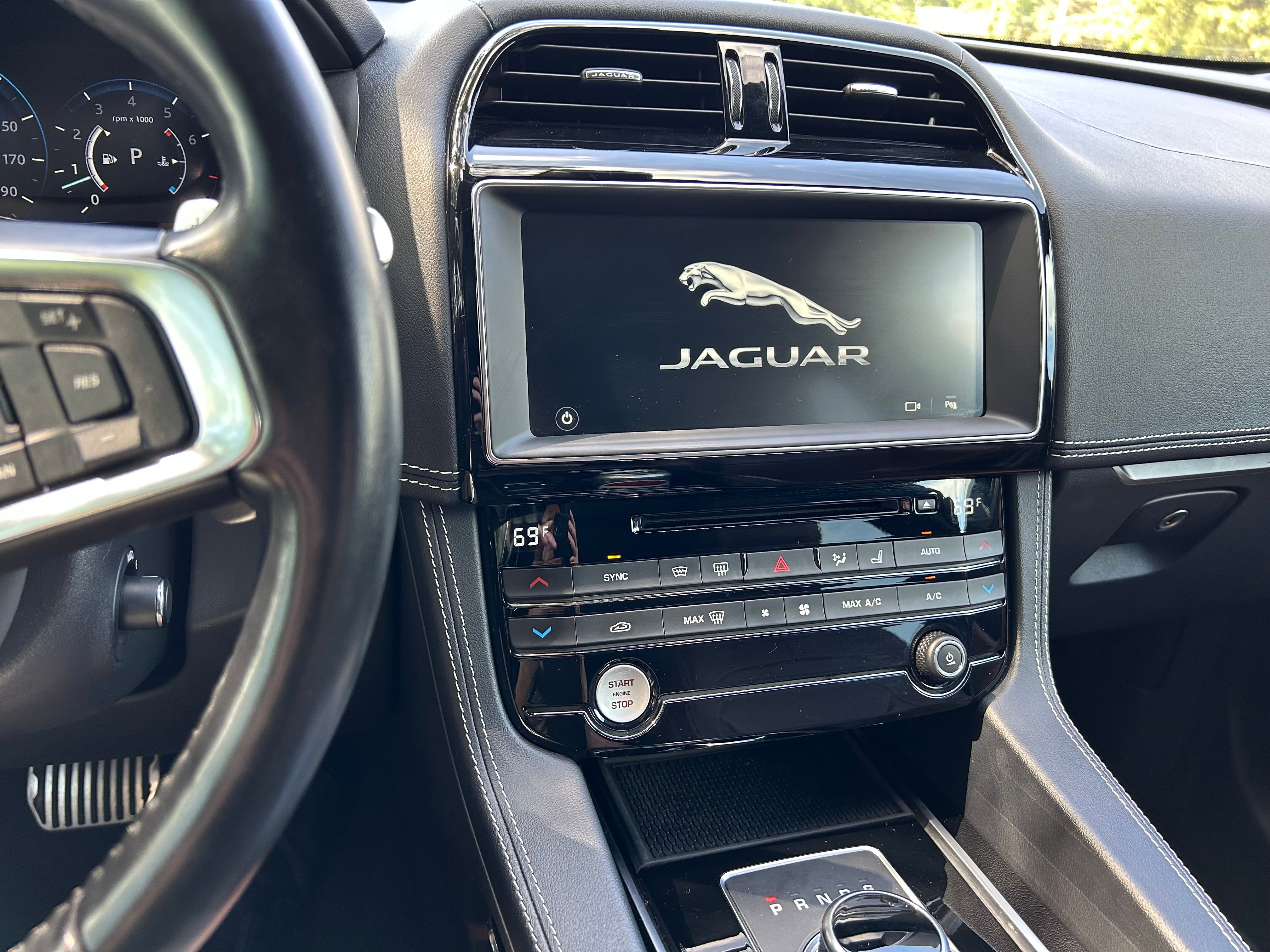 Used 2018 Jaguar F-PACE S AWD/4WD image 15