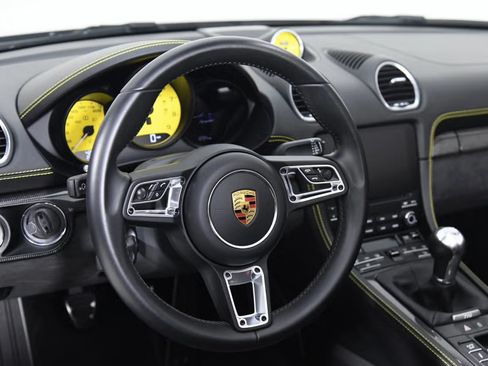 Used 2020 Porsche 718 Boxster Spyder image 11