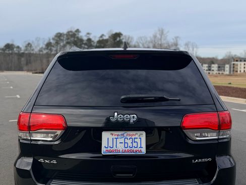 Used 2017 Jeep Grand Cherokee Laredo w/ Quick Order Package 23E image 8