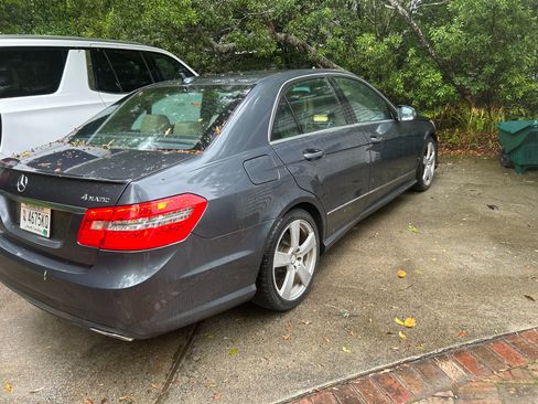 Used 2011 Mercedes-Benz E 350 4MATIC Sedan image 1