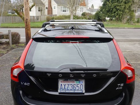 Used 2015 Volvo V60 T5 Premier image 8