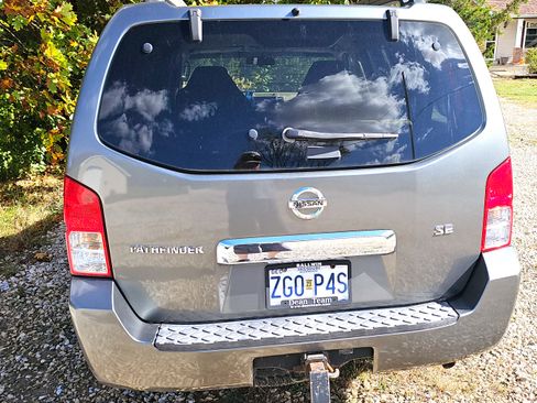 Used 2005 Nissan Pathfinder SE image 6