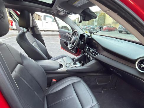 Used 2020 Alfa Romeo Giulia Ti w/ Nero Edizione image 9