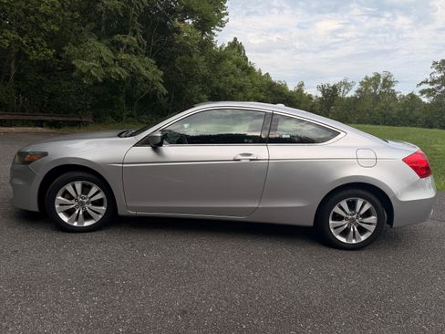 Used 2011 Honda Accord EX-L image 8