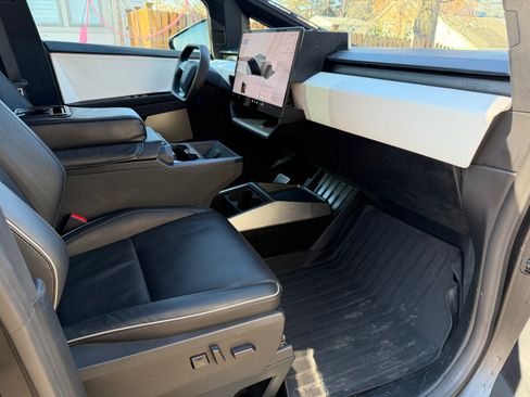 Used 2024 Tesla Cybertruck AWD Crew Cab image 14