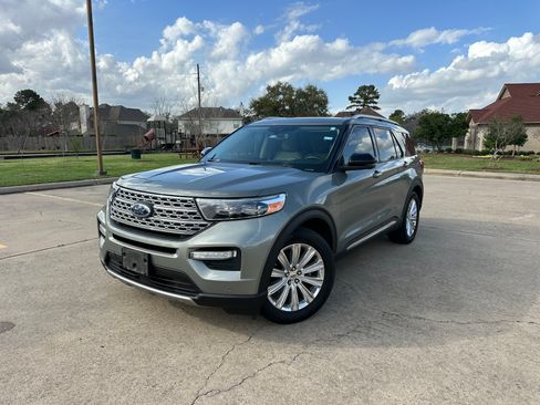 Used 2020 Ford Explorer Limited image 1