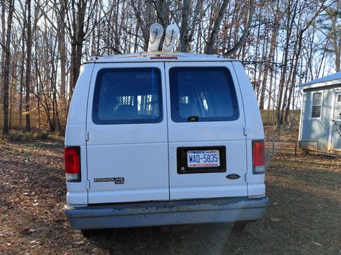 Used 1998 Ford E-150 and Econoline 150 image 8