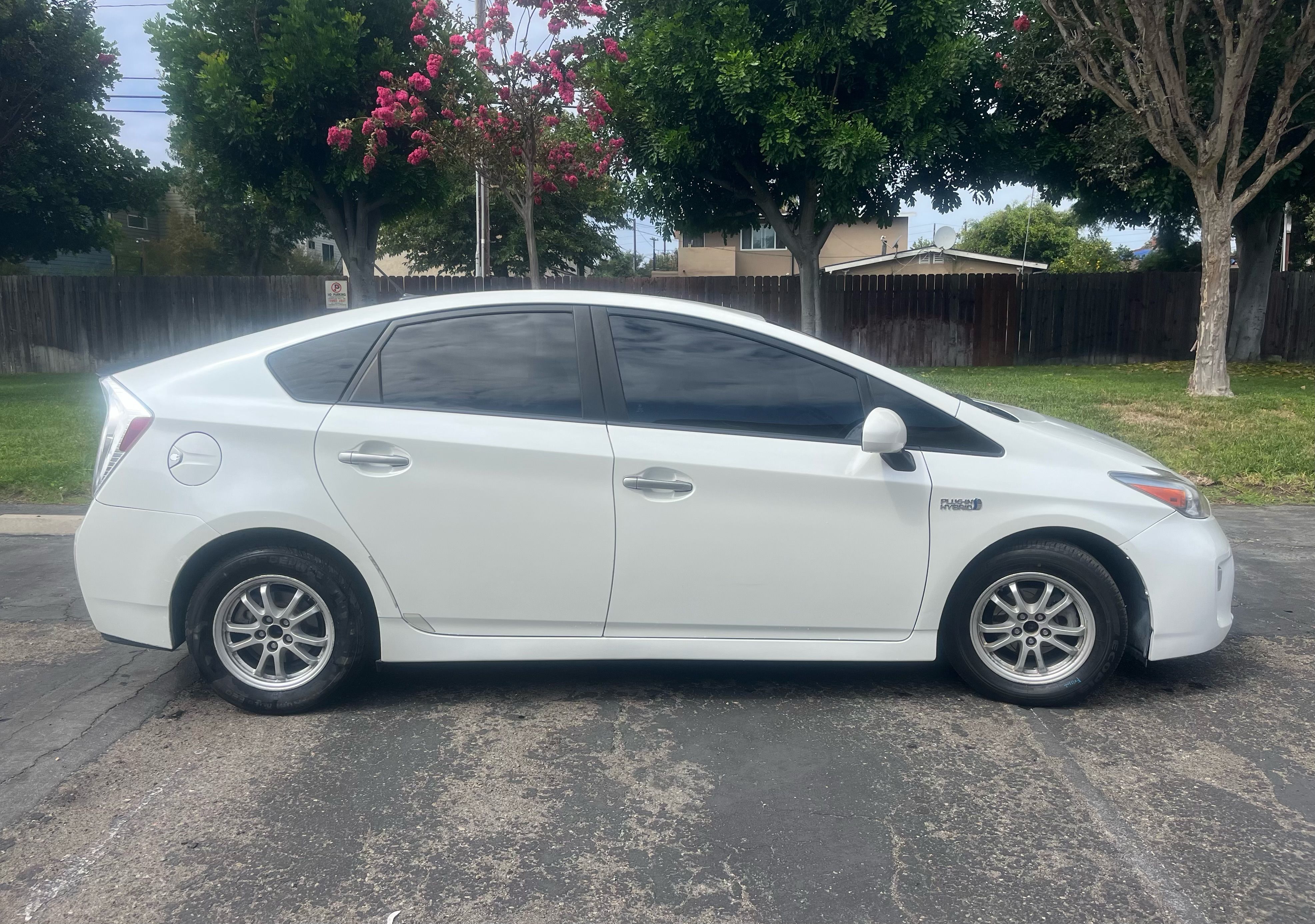 Used 2014 Toyota Prius Prime Plug-In Hybrid FWD image 4