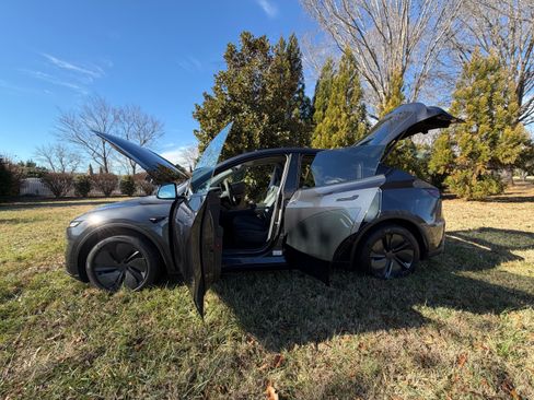 Used 2026 Tesla Model Y Long Range image 20