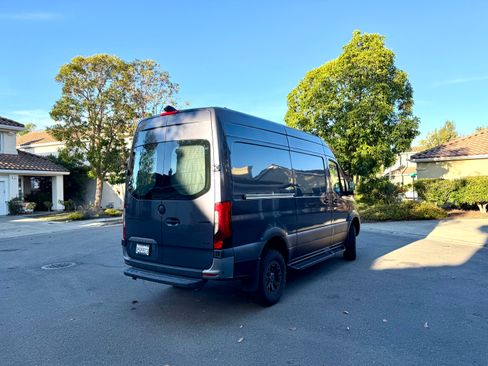 Used 2022 Mercedes-Benz Sprinter 2500 image 19