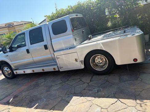 Used 1999 Ford F550 2WD Crew Cab Super Duty image 1