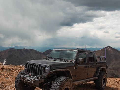 Used 2020 Jeep Gladiator Sport w/ Quick Order Package 24S image 6