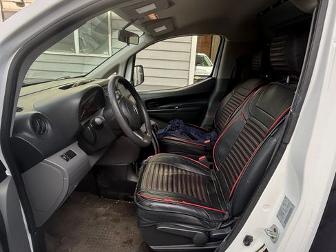 Used 2019 Nissan NV200 S image 10