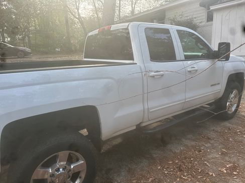 Used 2016 Chevrolet Silverado 2500 LT w/ LT Convenience Package image 5