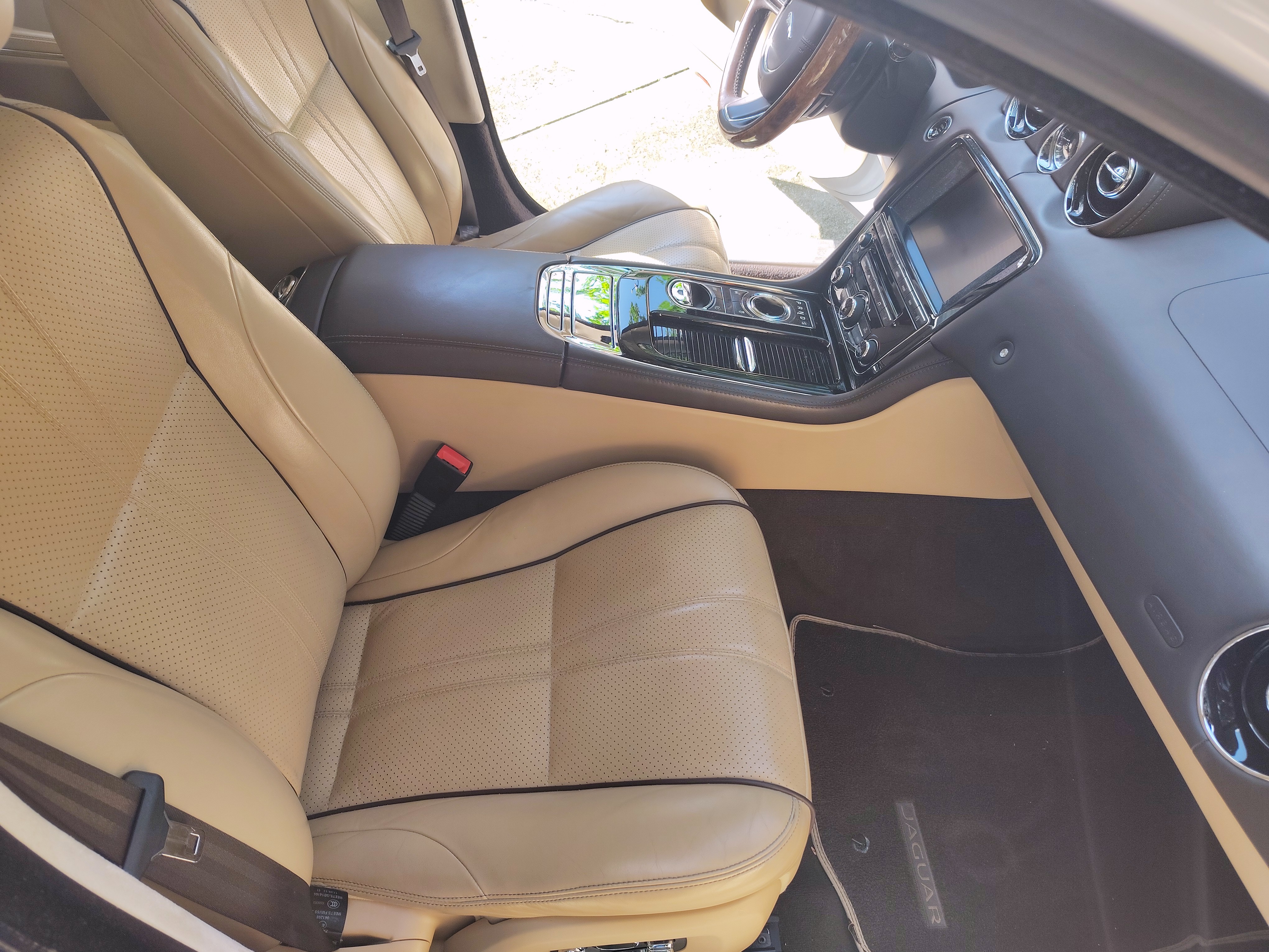 Used 2014 Jaguar XJ L Portfolio RWD image 13