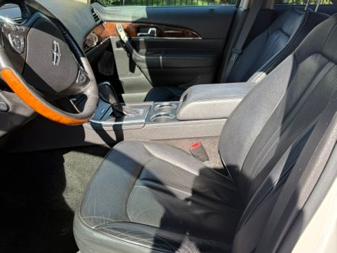 Used 2015 Lincoln MKX AWD w/ Equipment Group 102A image 1