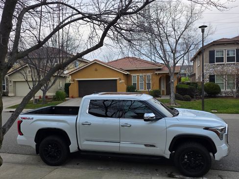 Used 2023 Toyota Tundra 1794 Edition image 8