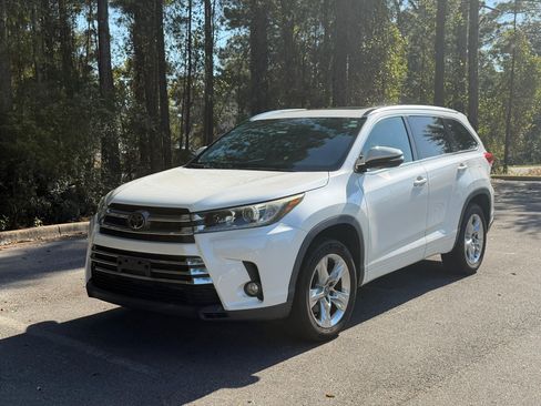 Used 2018 Toyota Highlander Limited image 1