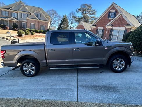 Used 2018 Ford F150 XLT w/ Equipment Group 301A Mid image 5