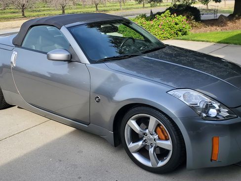 Used 2006 Nissan 350Z Grand Touring RWD image 13