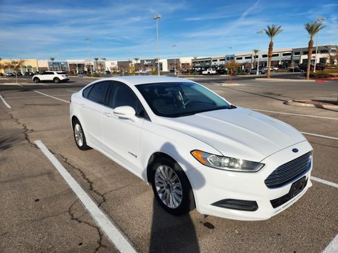 Used 2014 Ford Fusion SE image 5