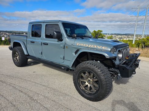 Used 2025 Jeep Gladiator Mojave image 4