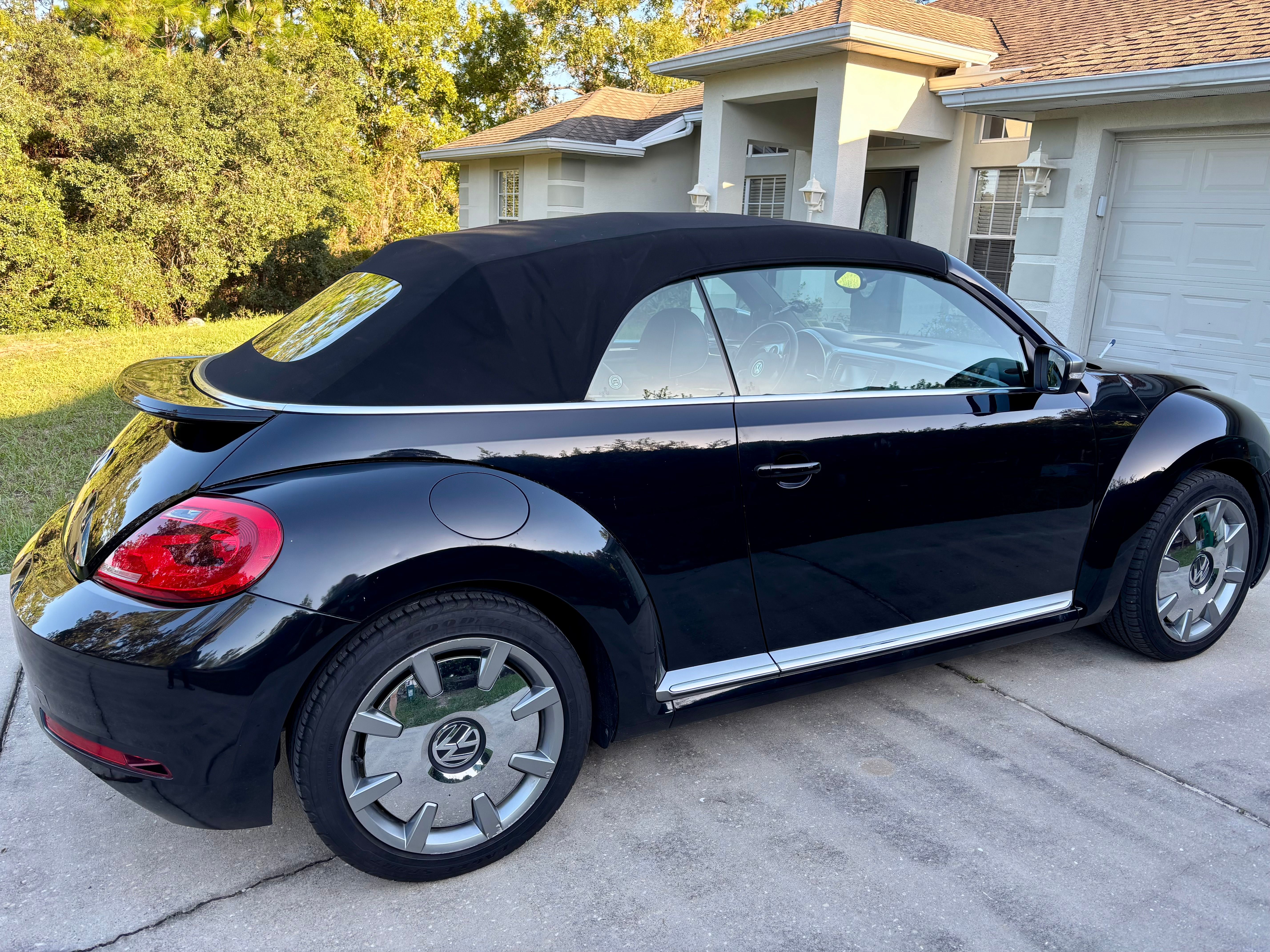 Used 2014 Volkswagen Beetle TDI FWD image 28