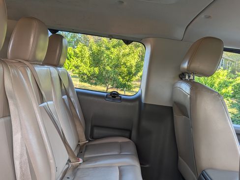 Used 2016 Nissan NV 3500 SL RWD image 11