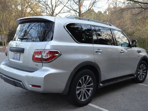 Used 2020 Nissan Armada SL RWD image 5