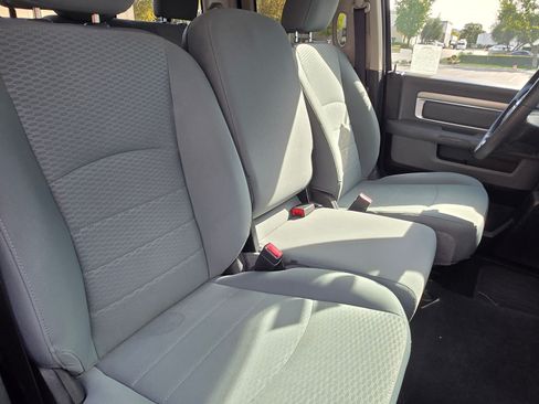 Used 2018 RAM 1500 Classic SLT image 41