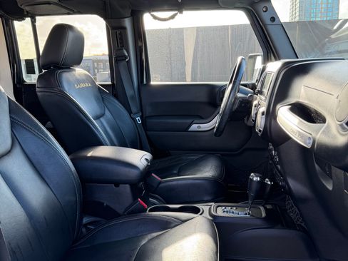 Used 2015 Jeep Wrangler Unlimited Sahara w/ Dual Top Group image 10